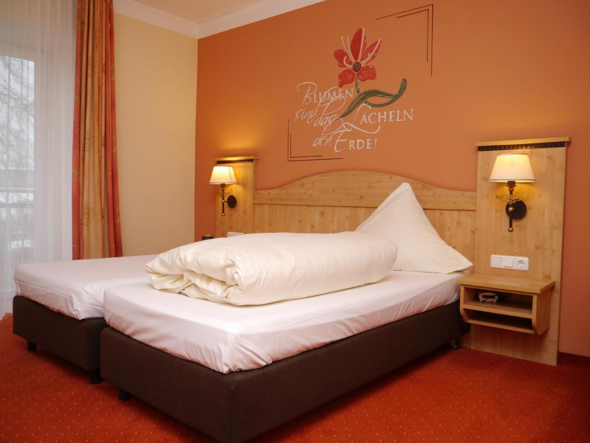 Hotel Gasthof Fellner Furth im Wald Exterior photo