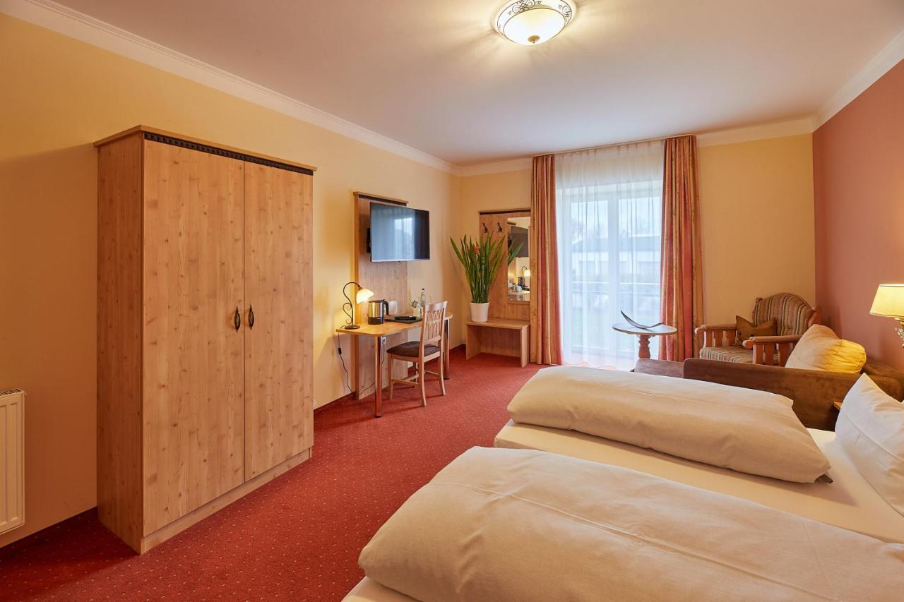 Hotel Gasthof Fellner Furth im Wald Exterior photo